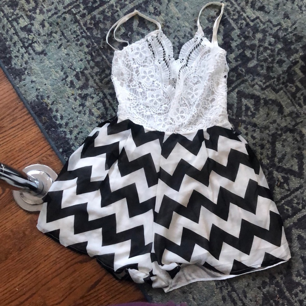 Chevron Romper - Picture 2 of 3